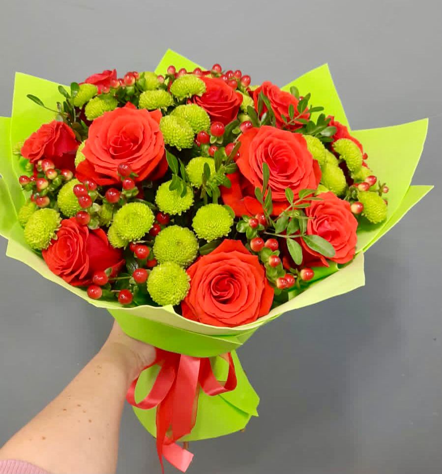 Букет цветов из: Хризантемы и Розы в Февральск