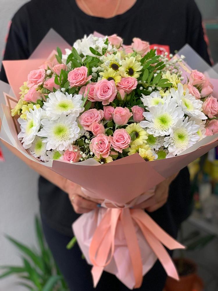 Букет цветов из: Розы и Хризантемы в Февральск