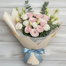 Букет цветов из:  Лизиантусы в Февральск