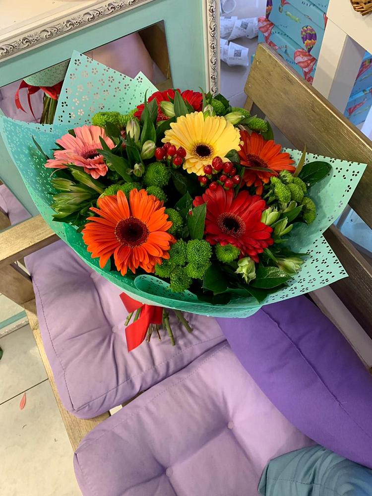 Букет цветов из: Герберы, Хризантемы и Альстромерии в Февральск