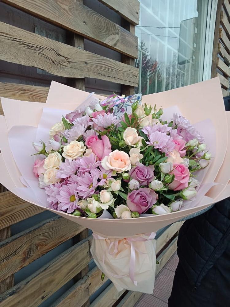 Букет цветов из: Розы и Хризантемы в Февральск