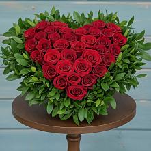 Цветочная композиция из Розы в виде сердца в Февральск