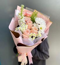 Букет цветов из:  Хризантемы и Розы в Февральск