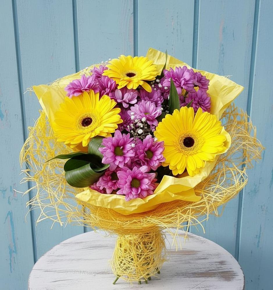 Букет цветов из: Хризантемы и Герберы в Февральск
