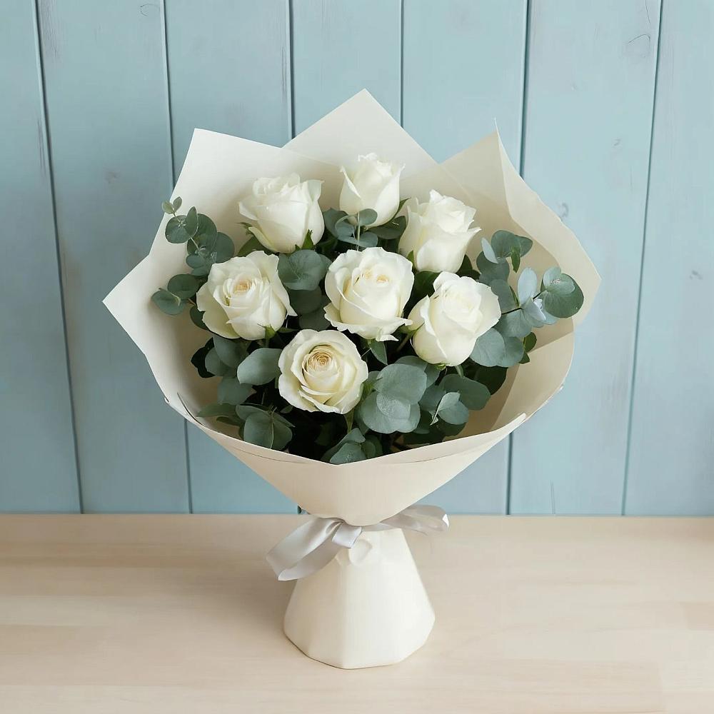 Букет Белые розы в Эвкалипте в Февральск