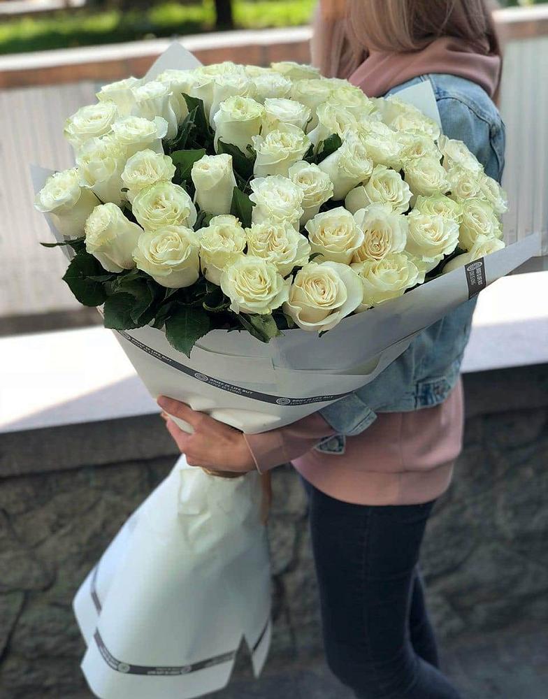 35 Белых роз в Февральск Букет 35 Белых роз в Февральск