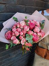 Букет розы в пальмах в Февральск Букет цветов из: Розы в Февральск