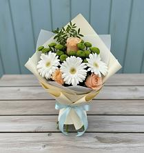 Букет цветов из:  Герберы, Розы и Хризантемы в Февральск