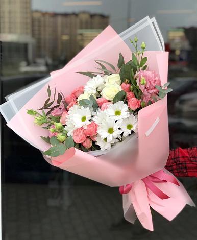Букет цветов из: Розы, Лизиантусы и Хризантемы в Февральск
